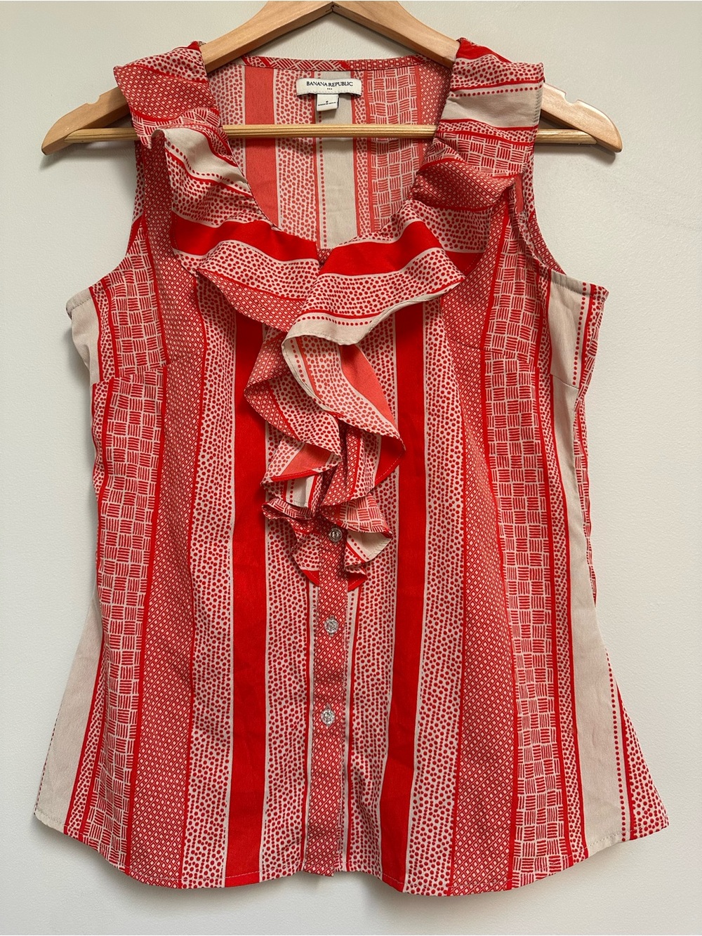 Banana Republic Red & White‎ Geometric Ruffle Sleeveless Blouse Women’s Small